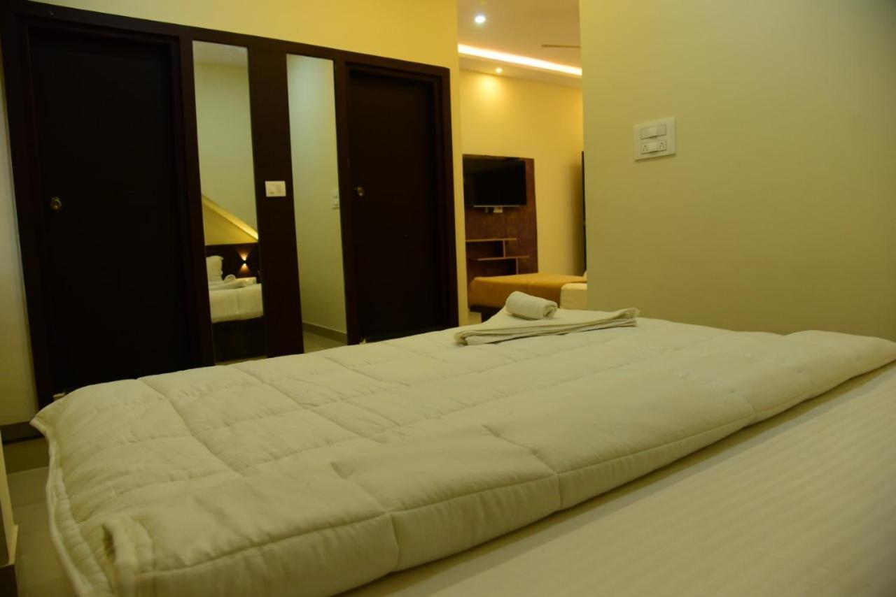 M G Residency Hotel Chikmagalur Exterior photo